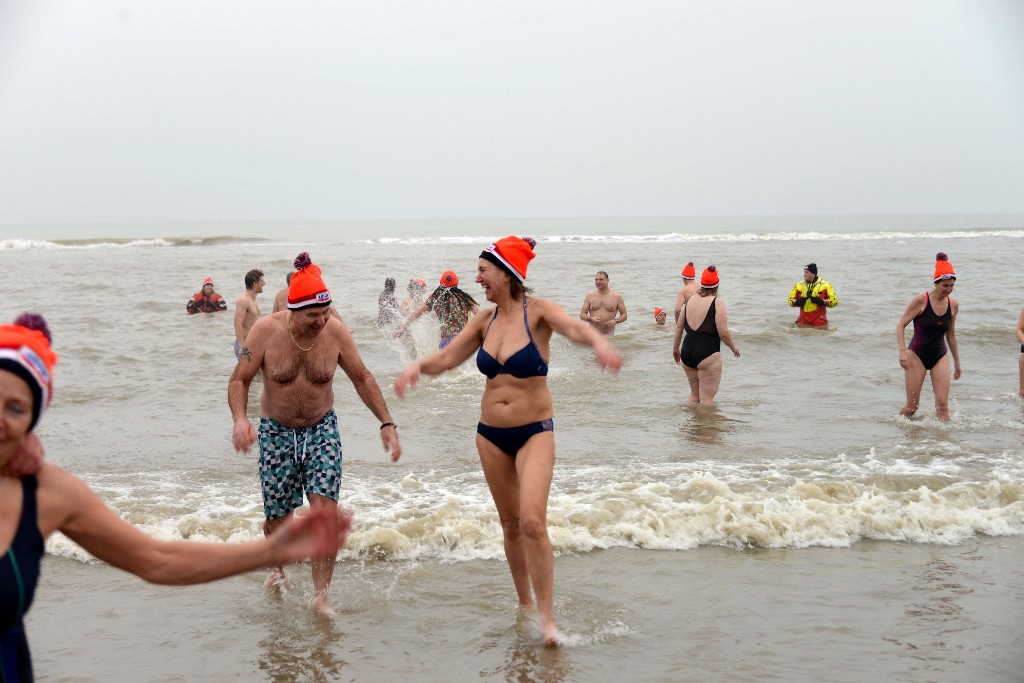 ../Images/Nieuwjaarsduik Nederzandt 2020 108.jpg
